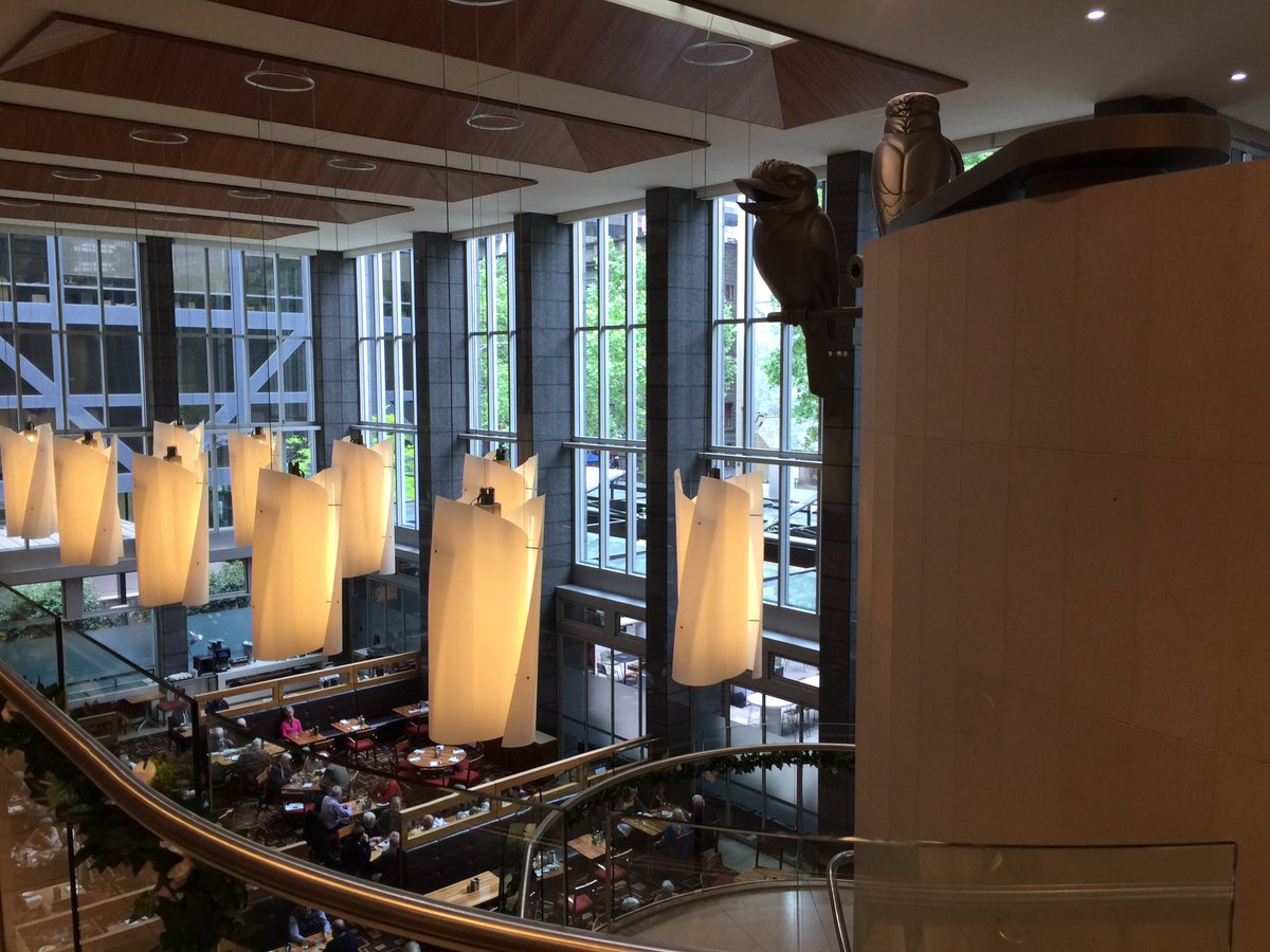 EileenLouden's tweet image. Worst tour host ever - I turn up late and then let my kid tear up the place 😂 
But WOW! The RACV Club Library is GORGEOUS! 😍 #LibTech19