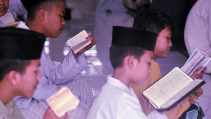remajaperubahan's tweet photo. Santri Beken

https://t.co/rgUjET2KyC

↘️ Join https://t.co/RrasZ9a5a0
----------
"Generasi penerus masa depan gemilang"

#reper #remajaperubahan #sahabattaat #sahabathijrah #temansurga #ayongaji #santri #beken #taatsyariat #santrimillenial #santrikekinian #santrizamannow https://t.co/C0ltjOKTNb