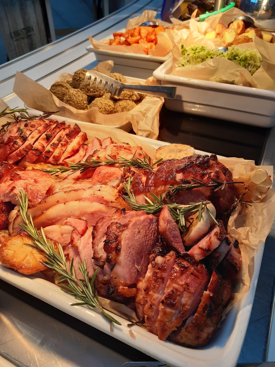 tom_elior's tweet photo. The Roast of the day smells and tastes as good as it looks at @UniWestLondon with @elior_uwl and @elioruk come and see us in the Heart Space now
#eliorfoodie https://t.co/nDJfCzc6mi