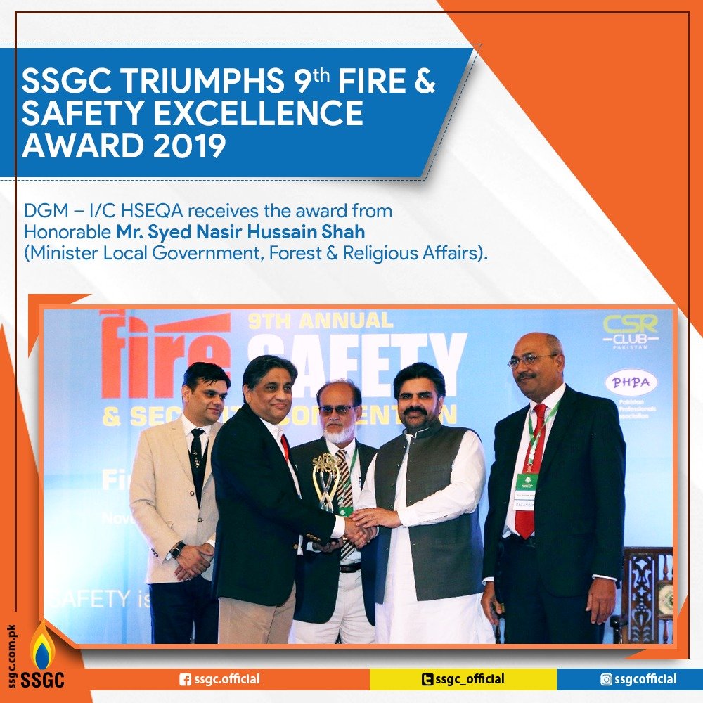 SSGC_Official's tweet photo. SSGC Triumphs 9th Fire &amp; Safety Excellence Award 2019

DGM – I/C HSEQA receives the award from Honorable Mr. Syed Nasir Hussain Shah (Minister Local Government, Forest &amp; Religious Affairs).

#SSGC #HSEAward #FireandSafety #Achievement https://t.co/qEG5MGEF3h
