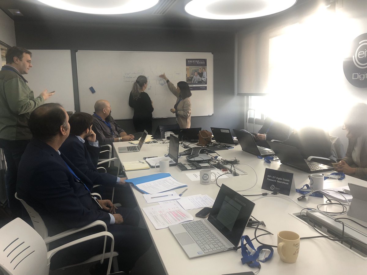 financeinnov's tweet photo. Le Pôle est au kickoff du projet #EIT Digital #CHRES à Madrid ! 🇪🇸💡@Giss_SV https://t.co/FXDF5EnPTD