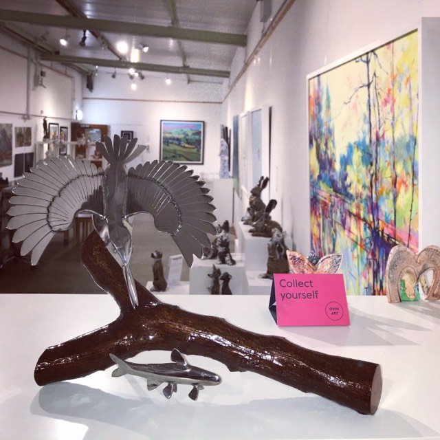Look how amazing this piece is by the talented artist Tom Roper. Made from stainless steel and wood! It’s called Diving Kingfisher II. For any inquiries please feel free to email us on info@Greenstagegallery.co.uk #TomRoper #greenstagegallery <a href="/ownartscheme/">Own Art</a>