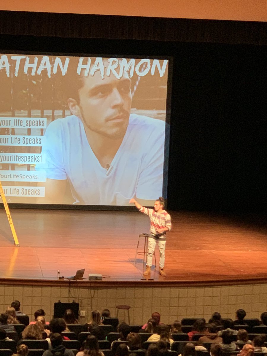 RFACounselors's tweet photo. Honored to have @YourLifeSpeaks1 speak to our students at RFA about how challenges and struggles in life can affect us but also motivate us to do better. Thank you! #hardwork #goodchoices #changetheworld https://t.co/u6riJ3ecvM
