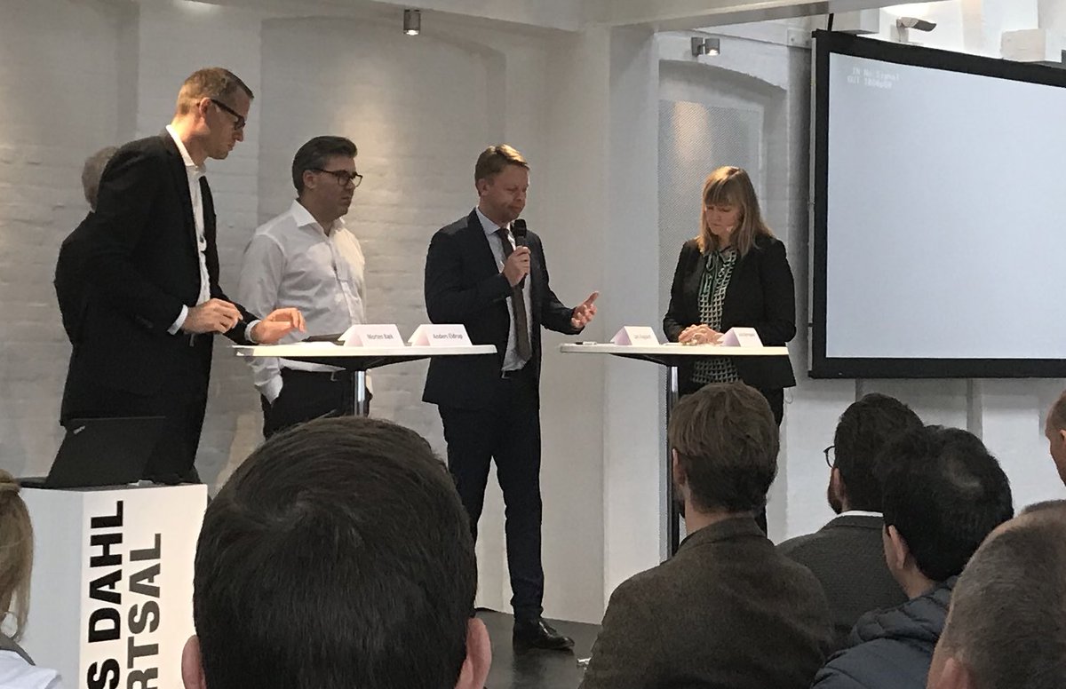 “Der er meget planlov i det her.”

Rammende kommentar fra <a href="/JaBjerregaard/">Jacob Bjerregaard</a> om anlæg af ladere de rigtige steder.

Og spot on også at nævne
-miljøzoner som værktøj
-behovet for at sløjfe 70% P-indtægtskonfiskationen, så der er råd til kontrol, så elbiler kan få fordele #dktrp #dkpol