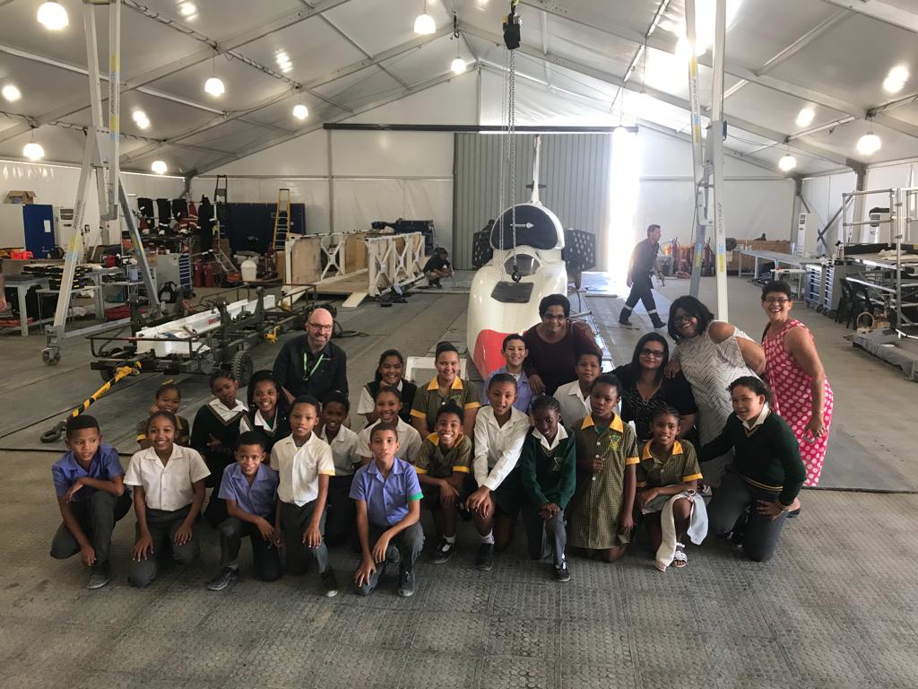 Bloodhound_LSR's tweet photo. Excellent to have a visit from the local Rietfontein school, whose playground overlooks the Pan! 😃 #2019HST https://t.co/u4WiLNiY9D