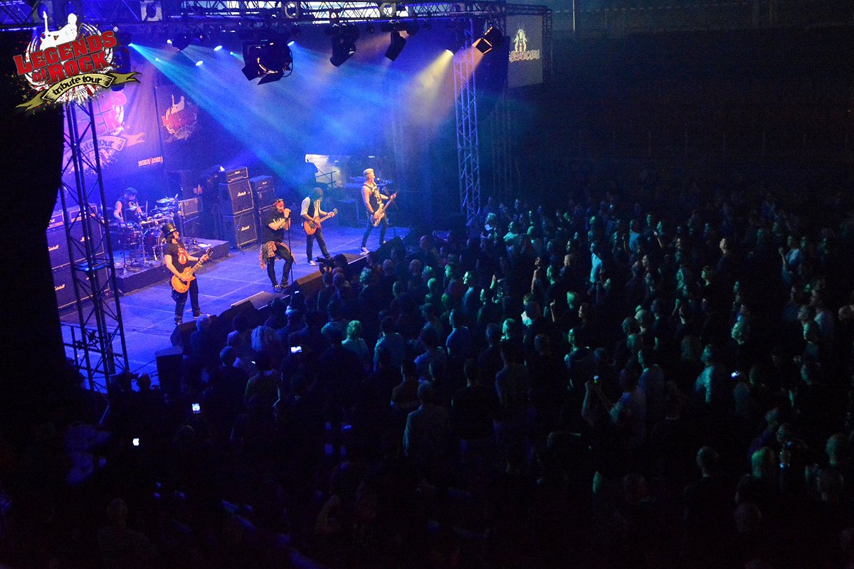 Net in de voorverkoop: 2-daags LEGENDS of ROCK Tribute Festival XXL in Raalte op vrij 12 en zat 13 juni. 12 internationale No.1 tributebands van o.a. Metallica, Queen, AC.DC, Van Halen, e.v.a. Meer info en tickets: ab-bookings.nl.