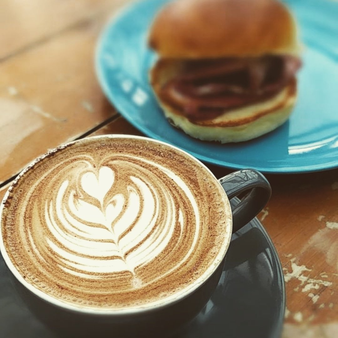 NEW DEAL! Christmas has come early at #Yshed for the first hour of business each day EXCLUDING SATURDAYS we will be selling coffees and butties for £5 up until Christmas 🎅. Options to take away also 👌🏼#Yshed #breakfastdeal #coffee #independantcoffee #breakfastbutties #takeaway
