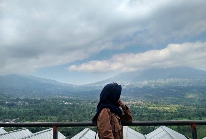 SChumayro's tweet photo. Kamu kenal awan? 

A wanna be your wife 🙃 https://t.co/gwfOqttOoC