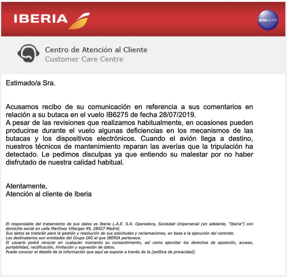 FlorentManin's tweet photo. 9 horas sentado en un asiento orinado sin poder cambiarnos. Olor insoportable, culo mojado, 10 dias del viaje con diarrea e @IBERIA que me contesta que "en ocasiones pueden producirse deficiencias en los mecanismos de las butacas". El que contestó no ha imaginado la situación no? https://t.co/vBaOiYtBW9