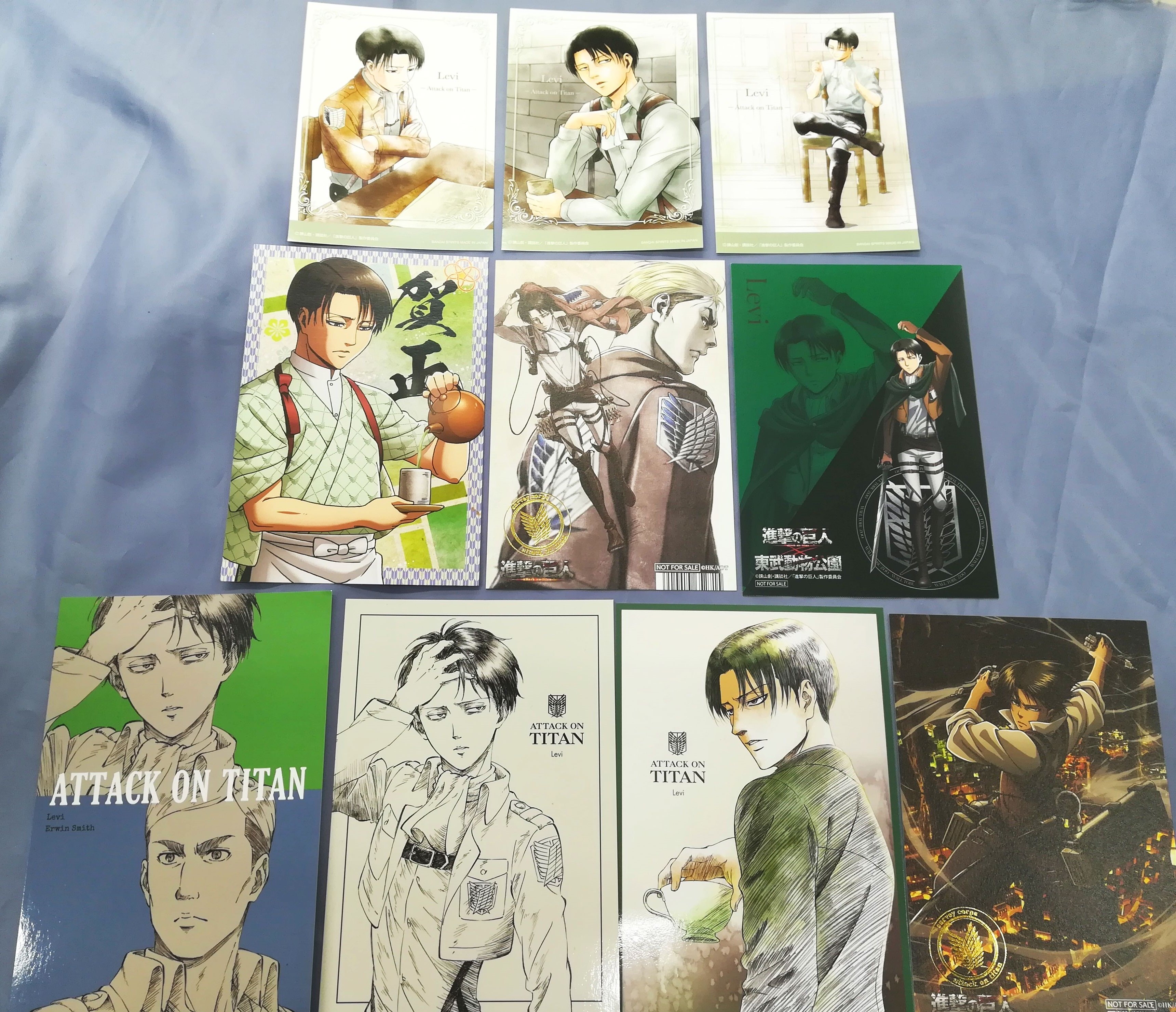 K Books キャラ館 少年まんが Twitterissa 入荷情報 進撃の巨人 リヴァイ兵長グッズがたくさん入荷しております ミニタペストリー クリアファイル アクリルスタンド ポストカードなどなど どの兵長もかっこいいです W Kbooks 池袋