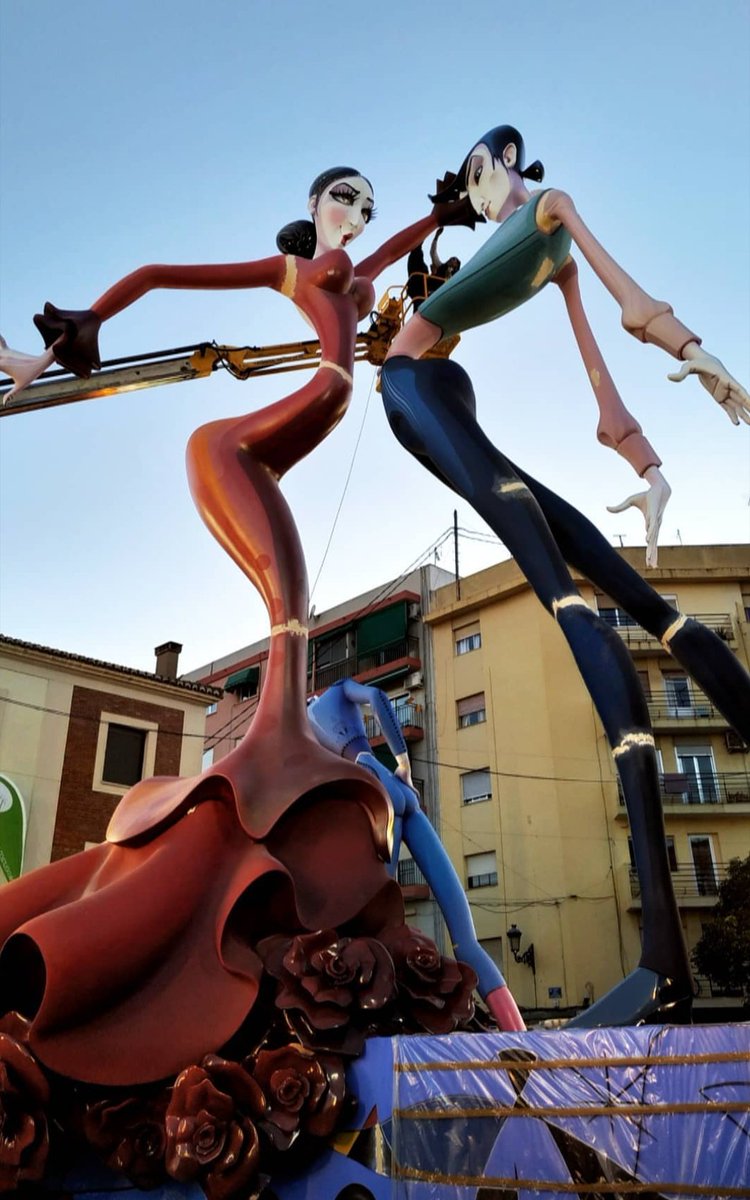 emiliopachosorl's tweet photo. Comencem dimecres amb il·lusió perquè #FallesAreComing !!!!
El calendari ens recorda que en 4 mesos, les #Falles20 ja seran una realitat i estarem de #RondaFallera , de Falla en Falla gaudint de l'art dels nostres Artistes!💘
Anem enllà!🔜🔥 https://t.co/QOJLZaae6H