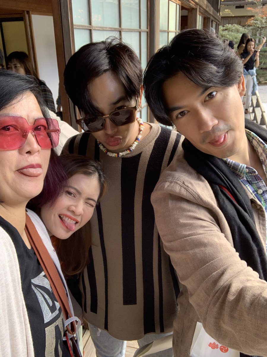 prayayom's tweet photo. 1-2-3 แลบลิ้น... 
#เป๊กผลิตโชค  #OishiGoldExclusiveTrip2019 https://t.co/3i18j75Vlh