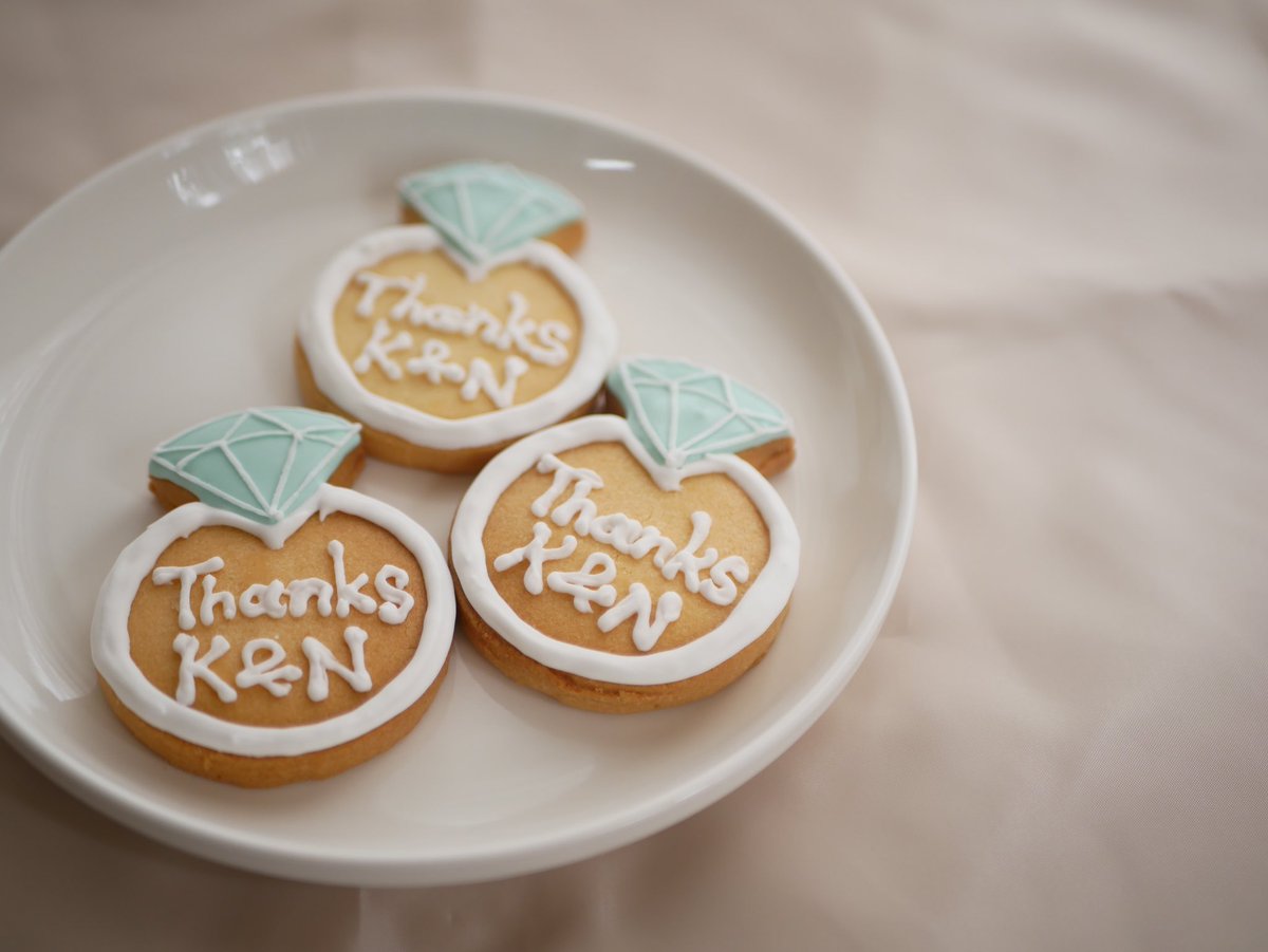 あゆみ 結婚指輪クッキー オーダー頂いてサンプル作りました 本番は月末 300枚作ります アイシングクッキー 指輪 クッキー 結婚式 プチギフト 指輪 クッキー ダイヤ オーダークッキー オーダーメイドクッキー オーダー受付中 T Co