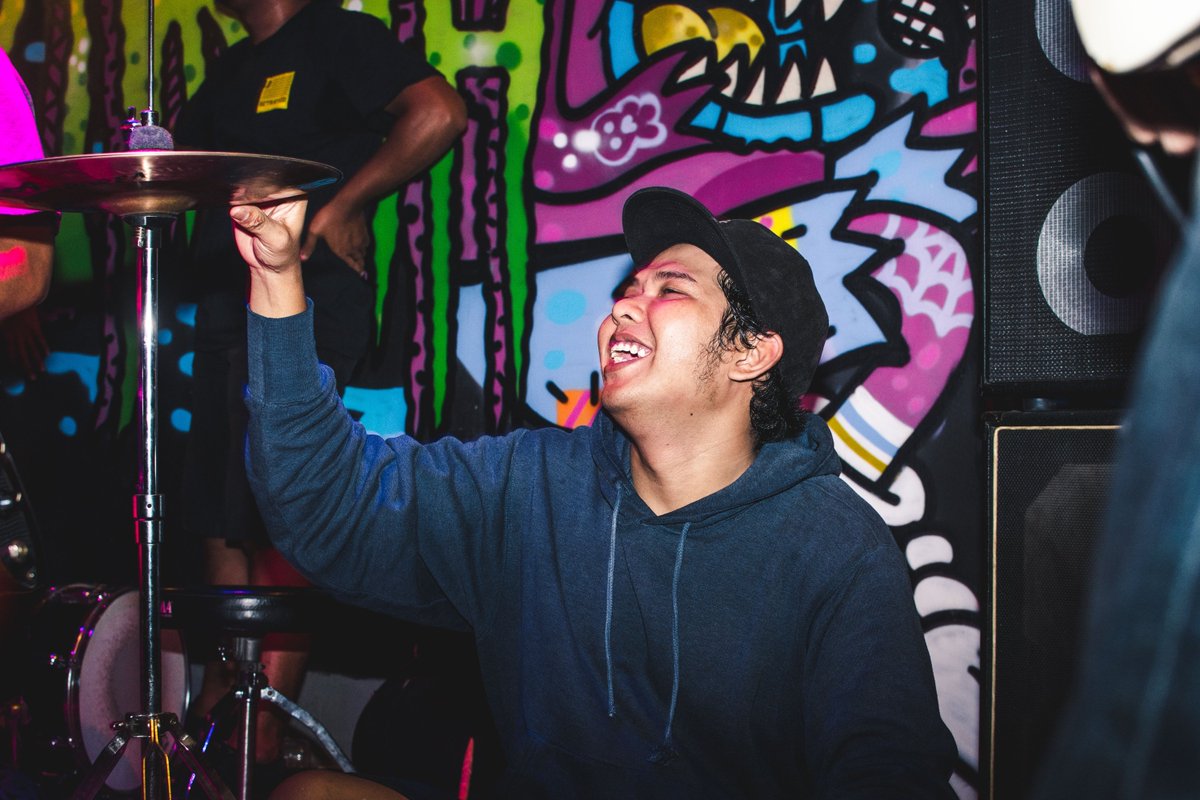 OV8HC's tweet image. We have a nice set for #fuckifancomebackshowcase , thanks to @IfanNazmi and @freshtownrec for inviting us and specially thanks to our friends and crews for keep supporting us until now . #fuckifancomebackshowcase #bloodbrothers #comebackisreal .