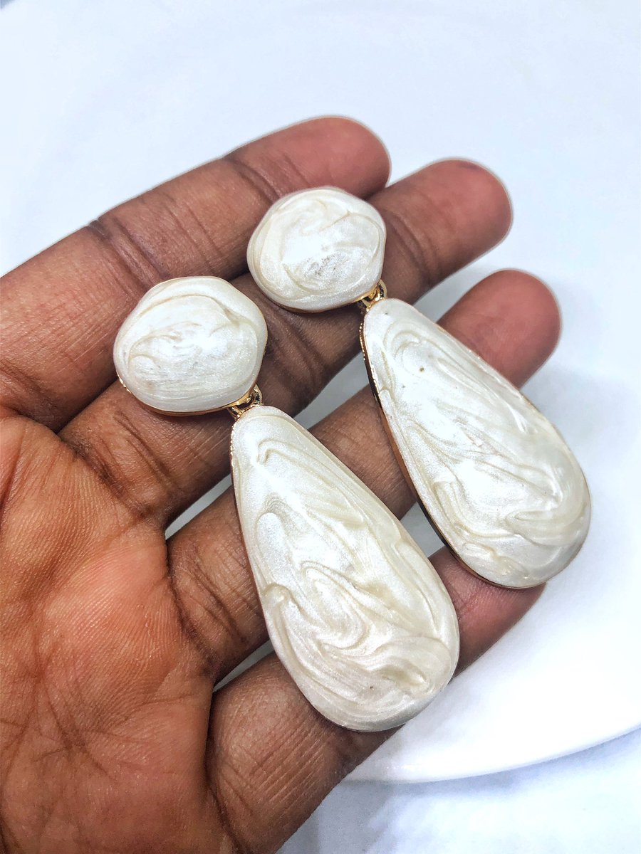 Simple statement earrings now available in store.Marble like, very lightweight and fashionable.Price: 1200Pls send a Dm to order Kindly help RtThanks  #MercyTakesDubai  #WednesdayThoughts