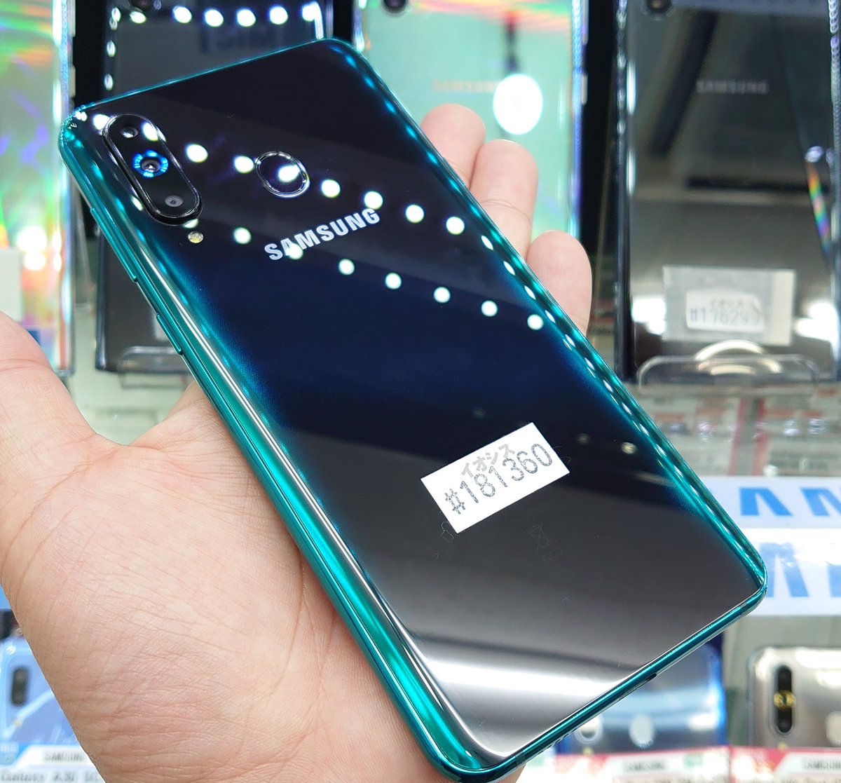 iosys_official's tweet image. ☆ミドルハイ銀河☆
Galaxy A8s Dual-SIM SM-G8870
中古Ａ 税込42,800円
中古Ｂ 税込39,800円
中古Ｃ 税込35,800円

お昼にセルフＲＴした子ですが、現物の写真撮って来ましたのでツイート！！

▼通販&amp;amp;在庫状況▼
iosys.co.jp/items?q=Galaxy…

緑の子カッケーっす！！

#イオシス #GalaxyA8s