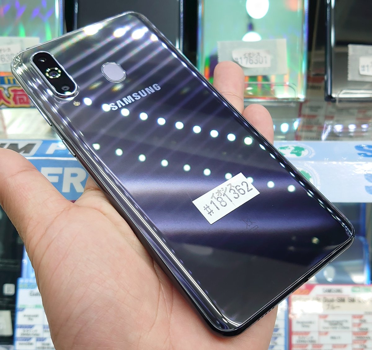 iosys_official's tweet image. ☆ミドルハイ銀河☆
Galaxy A8s Dual-SIM SM-G8870
中古Ａ 税込42,800円
中古Ｂ 税込39,800円
中古Ｃ 税込35,800円

お昼にセルフＲＴした子ですが、現物の写真撮って来ましたのでツイート！！

▼通販&amp;amp;在庫状況▼
iosys.co.jp/items?q=Galaxy…

緑の子カッケーっす！！

#イオシス #GalaxyA8s