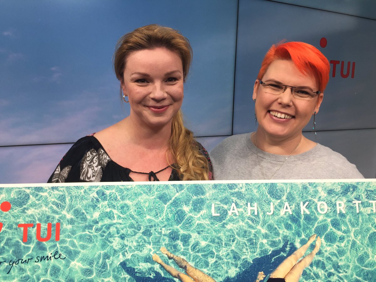 😊 Voittajien on helppo hymyillä 😊 Onneksi olkoon Annika &amp; Katri #Lomakisa:n voitosta! 🥂👏⭐️ Syksyn finaalijakso katsottavissa: mtv.fi/sarja/33001003…