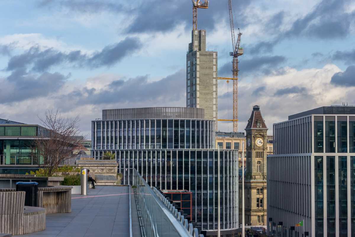 BuildsWeAre's tweet image. Go to ItsYourBuild.com/post/1992 for the #ItsYourBuild weekly photo catch up on work at @103ColmoreRow in Birmingham - steel now at 4th fl &amp;amp; rising! #ConstructionwithCommunity - making sure we showcase all of the City&apos;s major builds for you! @BAMConstructUK @spvltdteam @doonesilver