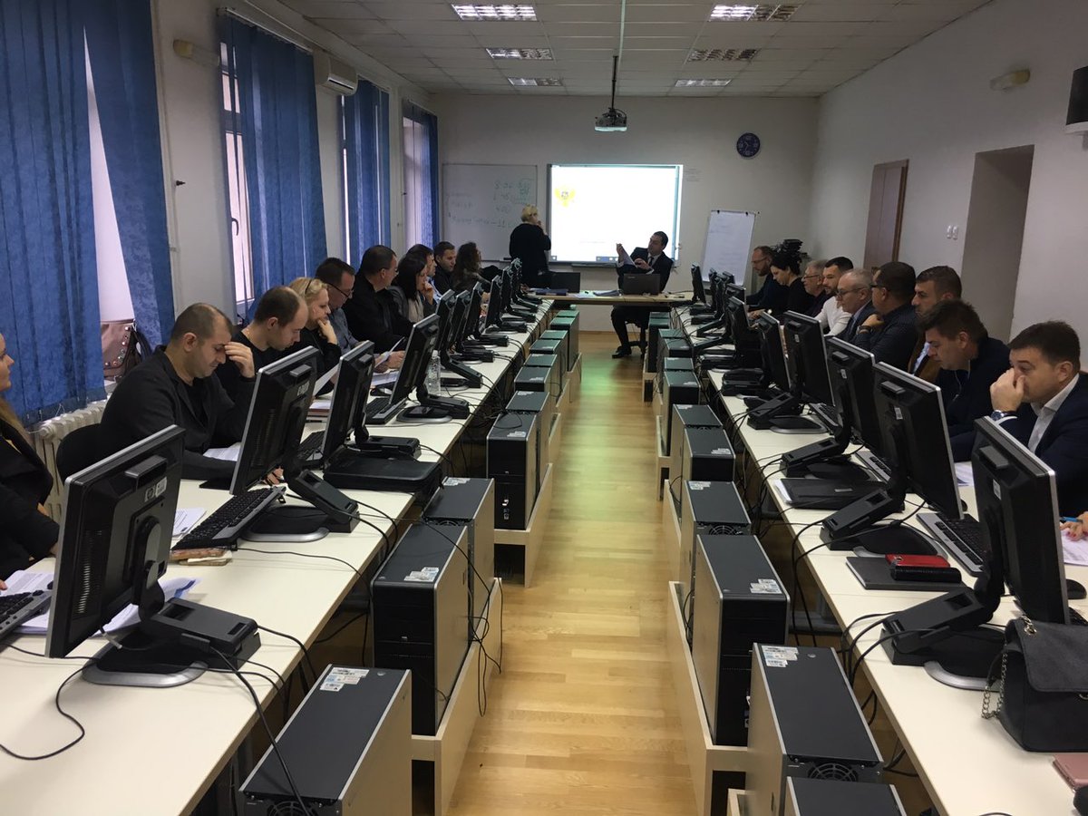 Customs_MNE's tweet photo. Službenici Uprave carina Crne Gore učestvovali su na #obuci za korišćenje nCEN aplikacije koju je razvila Svjetska carinska organizacija. #nCEN aplikacija će omogućiti carinskim službenicima efikasnije prikupljanje i razmjenu #informacija. Detaljnije na: https://t.co/YpUO61eRCo https://t.co/CqOXEnLrTc