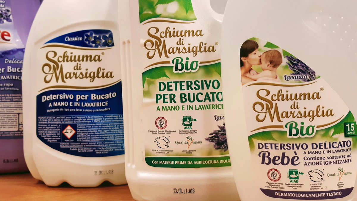 #13novembre, non solo Saponi mani e Bagno schiuma. Oggi vorremmo, con #gentilezza, parlare dei Detersivi #naturerb! Tutti #crueltyfree, due di questi #vegan e #bio! Maggiori informazioni sul nostro blog : bit.ly/detersivi-natu…. A presto, buona giornata! 🙂