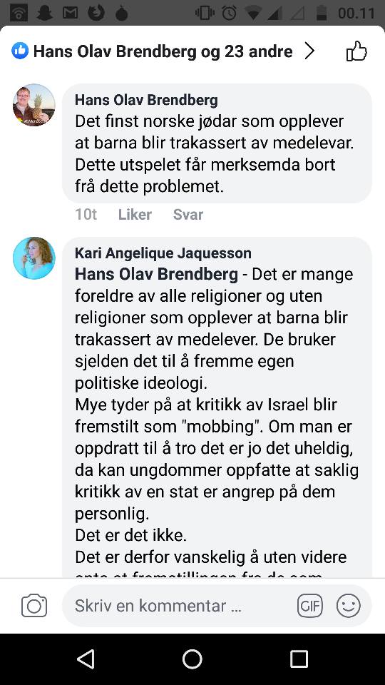 DidrikSoderlind's tweet photo. Situasjonen for jødiske barn i Norge er nå så ille at selv Hans Olav Brendberg, ekskludert fra AKP for antisemittisme og Dieudonné-fan (ananasen i profilbildet betyr "Shoananas" og håner holocaust) uttrykker bekymring.
Gjett hvem som setter ham på plass.
(Fra åpen Facebook-vegg). https://t.co/PBuxhR0Ttv