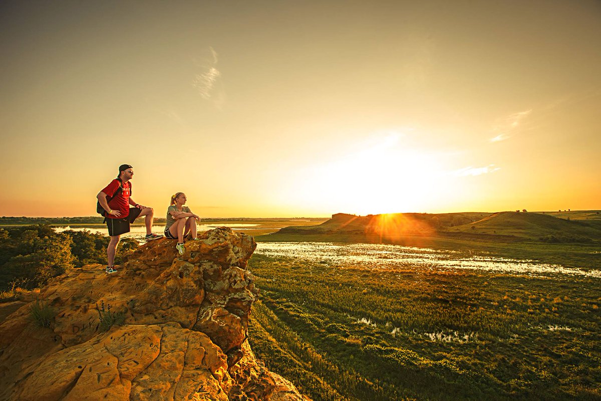 AmericanRoadMag's tweet image. #KSBucketList Take a Yellow Brick Road Trip, travel a Kansas Scenic Byway, follow the Kansas River Trail &amp;amp; more! Get ideas: amroad.net/KansasTT