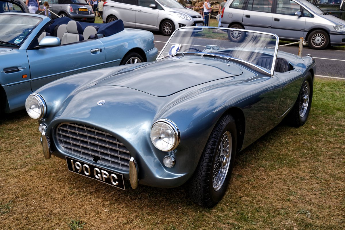 caigauge's tweet image. The #ACAce Roadster, launched in 1953, evolved through 3 engines into one of the classic #sportscars of the 1950s. In our #blog we review that evolution #ClassicCar | smiths-instruments.co.uk/blog/classic-a…