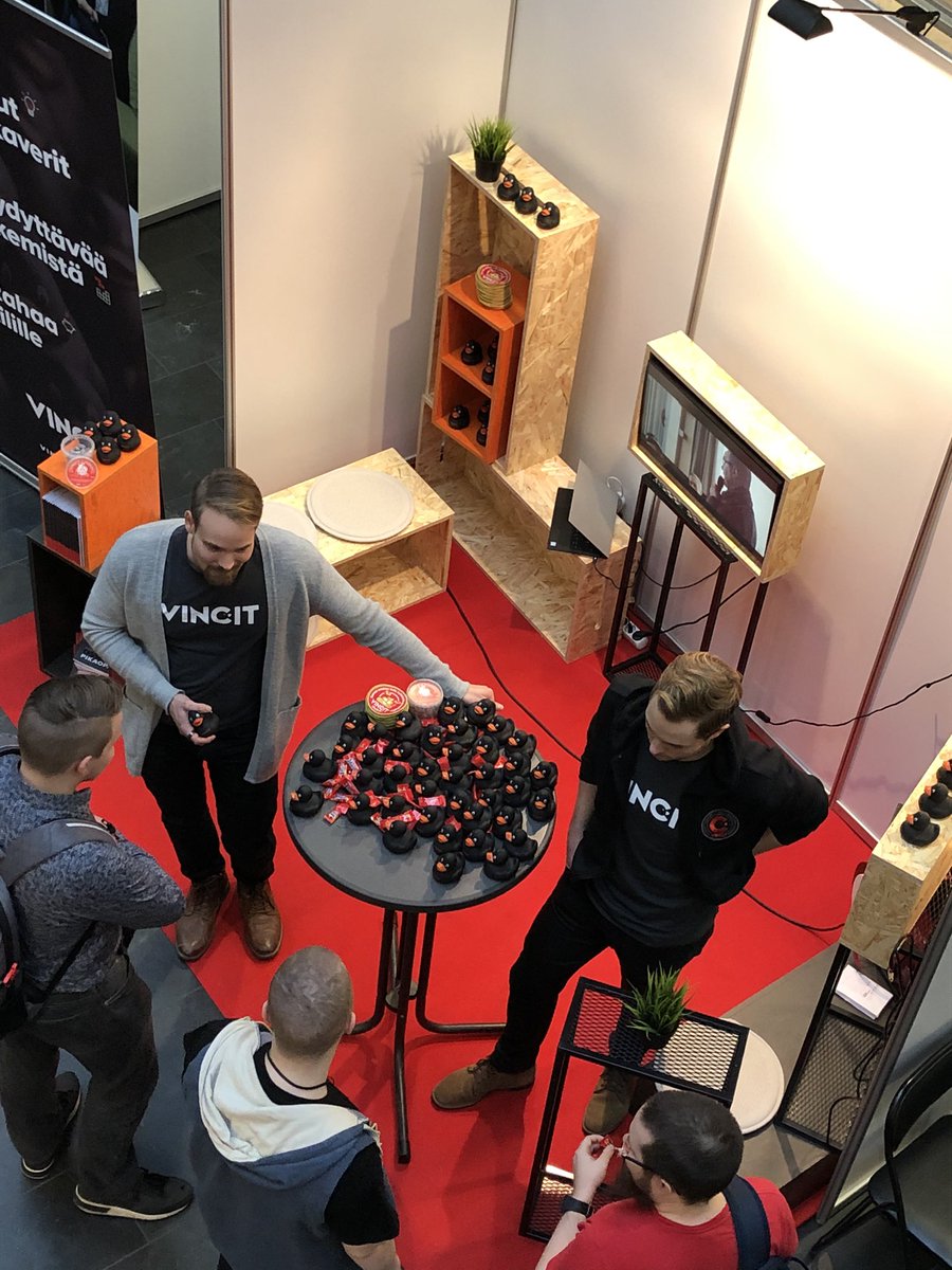 essiisohanni's tweet image. Täällä ollaan #ITHekuma’ssa @Vincit_Plc’n ständillä, tuu moikkaamaan!