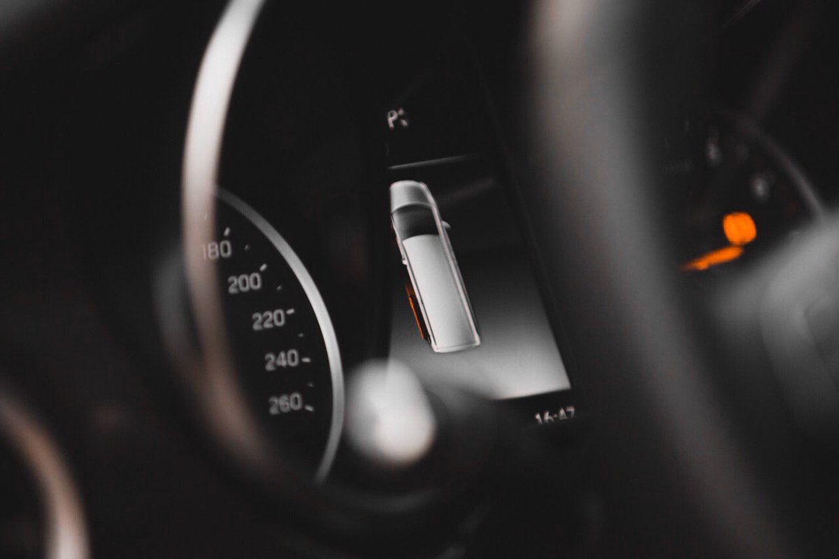 Group32Dubai's tweet image. #V_Class 
With the 7-speed automatic 7G-TRONIC PLUS, the high-torque 4-cylinder petrol engine impresses with its superior handling characteristics, low consumption and supreme ride comfort.

Thanks @MercedesBenzME ✨
#group_32 | Media Team