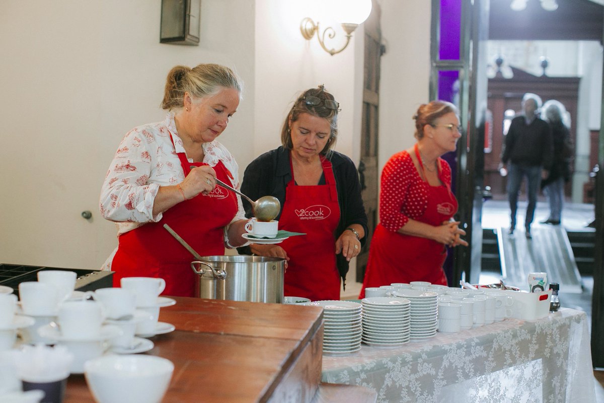 De vrouwen van cateringbedrijf <a href="/WeLove2cook/">Love2Cook</a> hebben weer een heerlijk menu samengesteld voor de bezoekers van de Ladies Night. Kom luisteren en genieten van prachtige muziek, boeiende lezingen en heerlijk eten! 21 nov 17.30 Martinikerk. info &amp; tickets: orgelzomer.nl