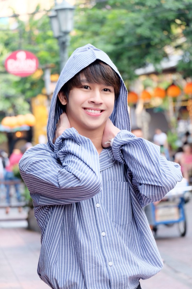 __puppyjenjen's tweet photo. เวลาที่พี่ฟลุ้คยิ้มอ่ะมันโคตรน่ารักกกเลย แบบมันเหมือนไดโนเสาร์อ่ะ น่าหมั่นเขี้ยววว❤
#เจ้าแก้มก้อน #UWMAseriesEP1 https://t.co/xAKdfAtjk9