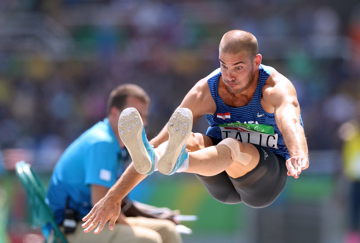 Sjajne vijesti za ovo kišno jutro stižu iz sunčanog Dubaija! 🌤️😄👏 Naš Zoran Talić osvojio je 6️⃣. mjesto u skoku u dalj na Svjetskom prvenstvu s rezultatom od 6️⃣.6️⃣2️⃣ metra. Svaka čast Zorane! 🤩💪🇭🇷 #paraolimpijci