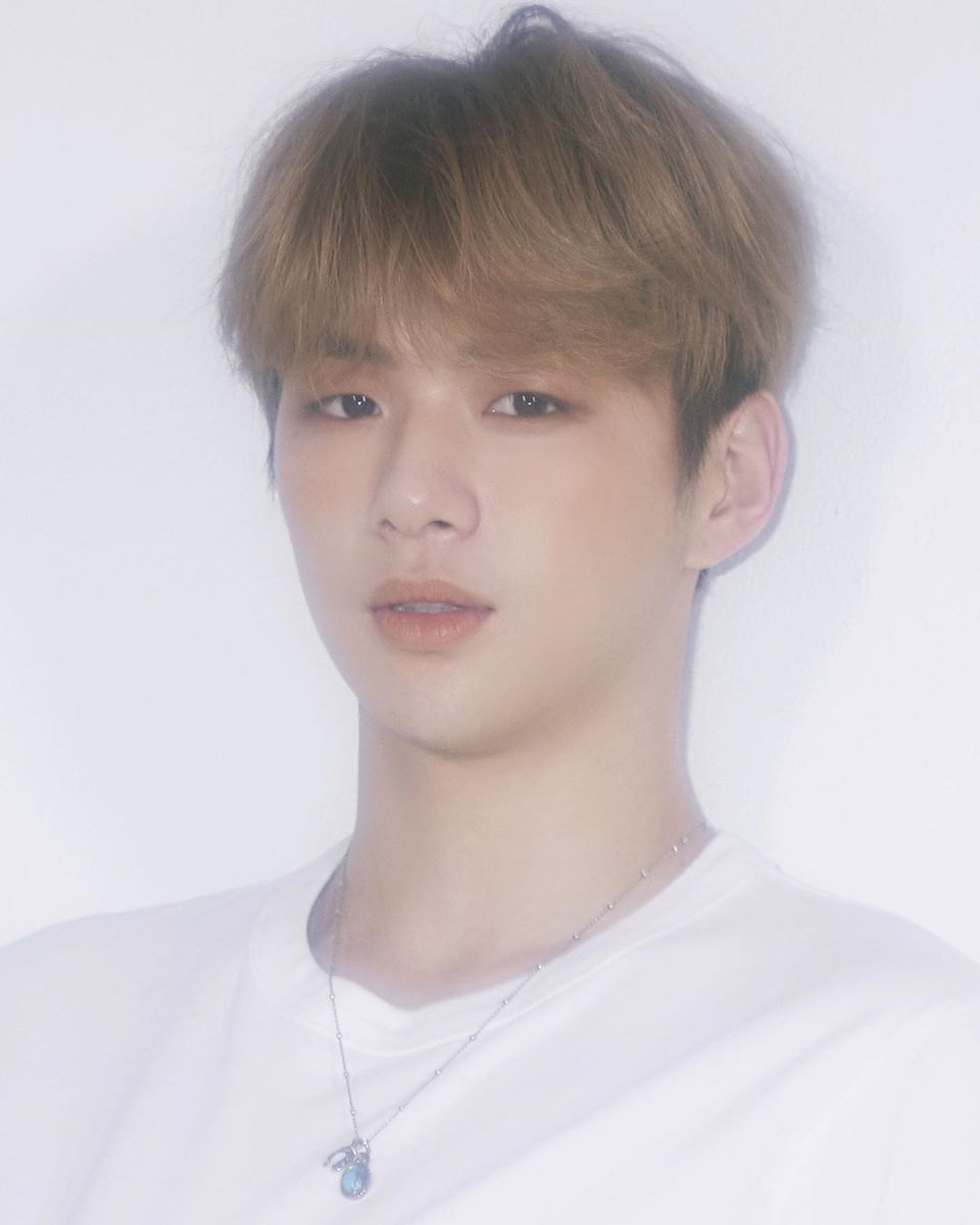 kserialofficial's tweet photo. [#SmingTV]

Which K-pop idol has the BEST shoulders?!🤔

Let us know who you think in a reply!

#Kpop #EXO #BTS #2PM #KangDaniel #? https://t.co/q6Gzifyx2f
