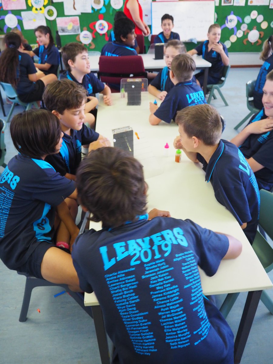 EarthScienceWA's tweet photo. The last two days we’ve had a great time with the lovely Yr 1-6 students at Banksia Grove PS. We’ve mined, made fossils, chemically tested rocks and examined lava viscosity. Lots of hands-on fun provided to the students free of charge thanks to our amazing supporters! #ESWArocks https://t.co/EX64tZrQpF