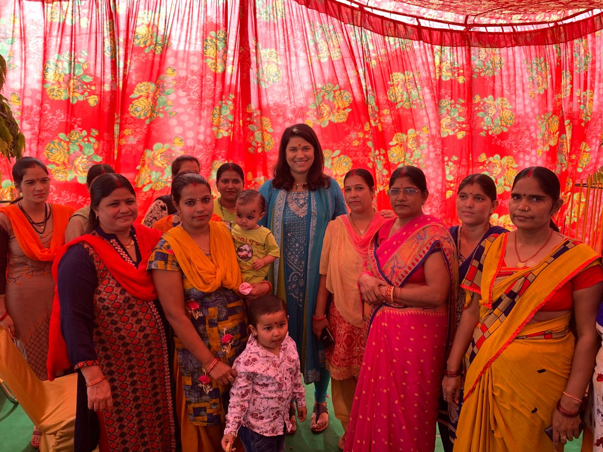 HUL_News's tweet photo. HUL’s #ProjectPrabhat to set up the first community biogas plant in Haridwar. This project is being piloted to encourage sustainable waste management in the community https://t.co/Nb7CHPPlq8 https://t.co/Rlu0MNFaa1