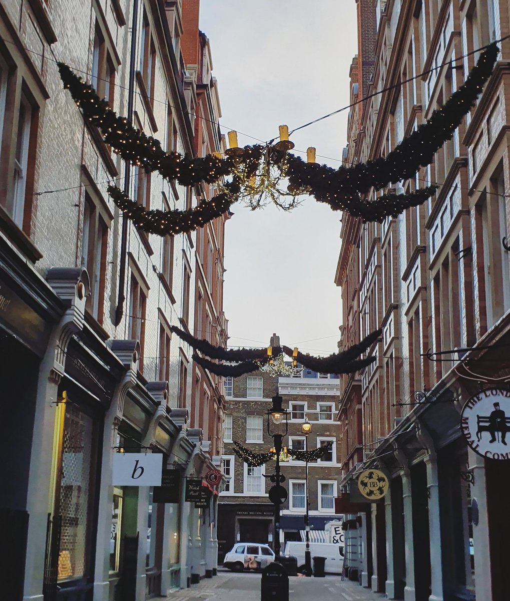 And just like that the Christmas lights are up & the temperature plummets... 

Come visit us on Cecil Court!

#cecilcourt #signedfirsteditions #firsteditions #modernfiction #collectibles #goldsborobooks