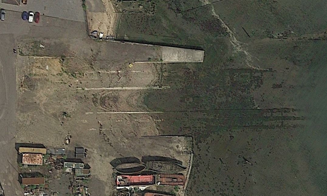 The view on Google Maps dates to 2016. Less than a year later and this was the view. It's a great shame as there are less well preserved slips of this design that are scheduled. In an ideal world these would have been too, but sadly it's probably a little too late now (continues)