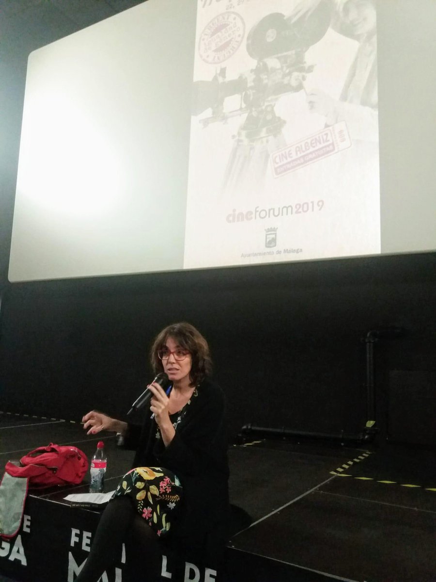 Ayer, participé en el coloquio posterior a la proyección de 'La buena esposa', de Björn Runge, sobre escritoras silenciadas y su efecto en las representaciones culturales, dentro de 'Mujeres en escena'. Gracias al público que llenó la sala y al <a href="/areadeigualdad/">Igualdad de Oportunidades</a>  por organizarlo.