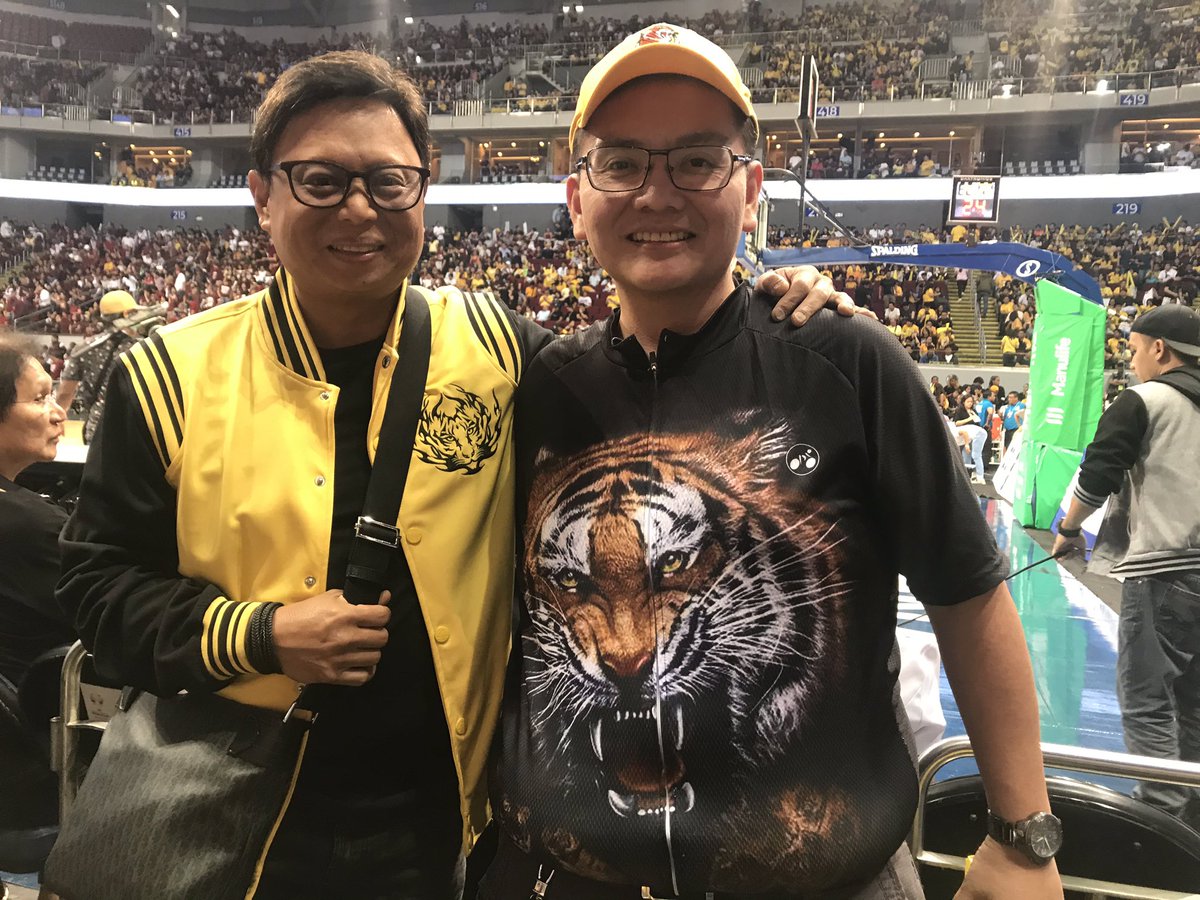 dolandcastro's tweet photo. LABAN! One for UST ☝️😻#GOUSTE #ProudThomasian https://t.co/ZcStHy01NQ