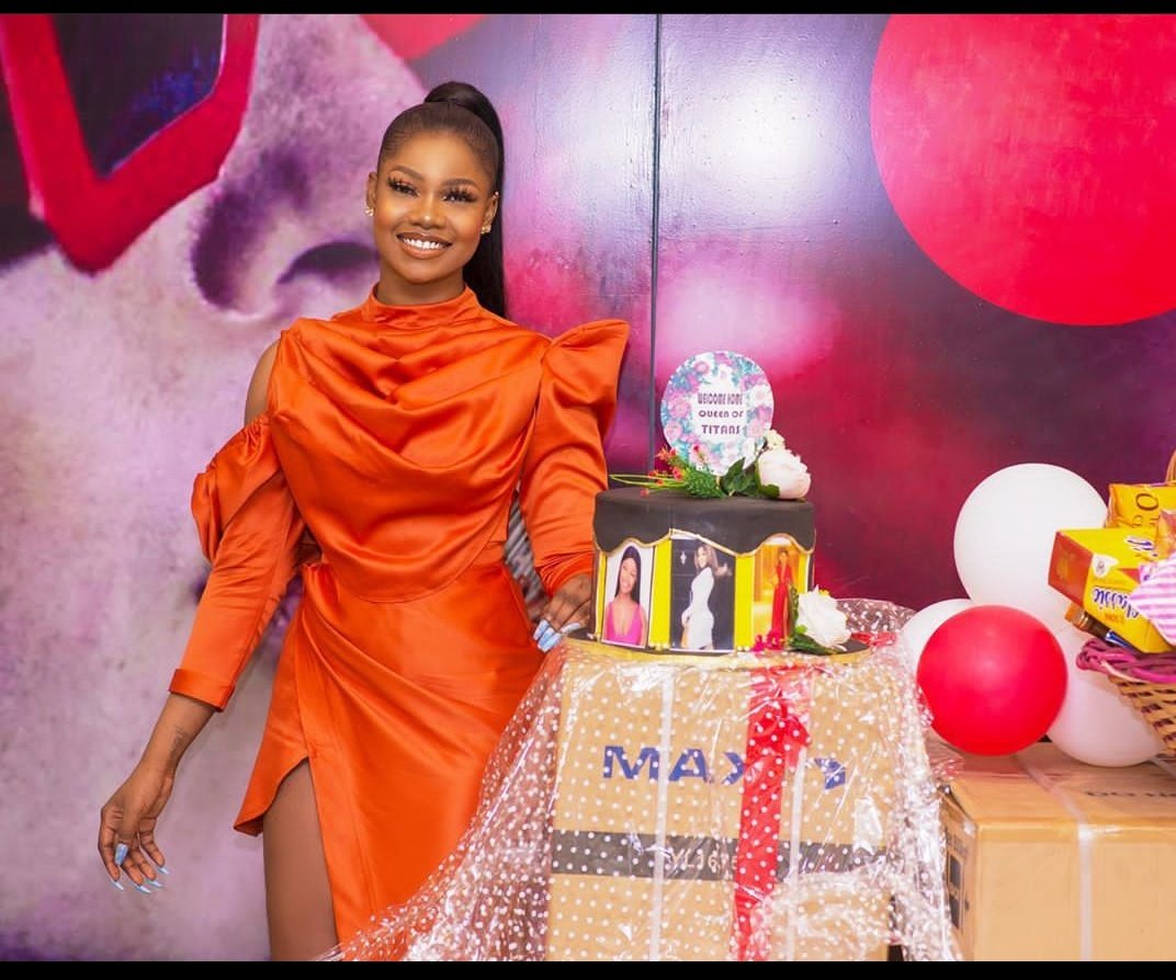 MR_ICEY002288's tweet photo. D name #Tacha is a Brand on its own. Tacha remains d only name that trends on d streets each day that passes by. At d end of everything, Tacha becomes way bigger than em all including their shitty show Winner. Glory! Glory!! Glory!!! @Symply_Tacha #TachaWorldwide #TachaPoolParty https://t.co/HuGSKVmKeI