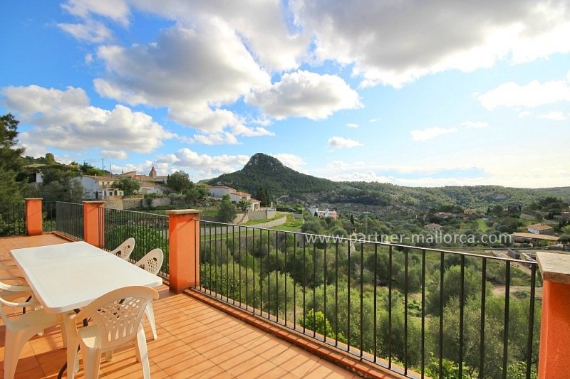 PartnerMallorca's tweet image. 650.000 € #Puigpunyent #Palmademallorca #пальмадемайорка #partnermallorca Дом имеет туристическую лицензию.