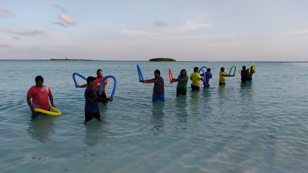 DhuvaafaruHC's tweet photo. ދުވާފަރު ސިއްޙީ މަރުކަޒާއި އެމް.އެން.ޑީ.އެފް ގުޅިގެން 3 ހަފްތާގެ މުއްދަތައް ކުރިއަށް ގެންދިޔުމަށް ހަމަޖެހިފައިވާ "ދުޅަހެޔޮ ހަށިހެޔޮ" ފިޓްނަސް ޕްރޮގްރާމުގެ ތެރެއިން. 

#FitnessProgram
#MNDF
#DhulhaheyoHashiheyo
#DhuvaafaruHC
#13Nov2019 https://t.co/vXjRRgspw9
