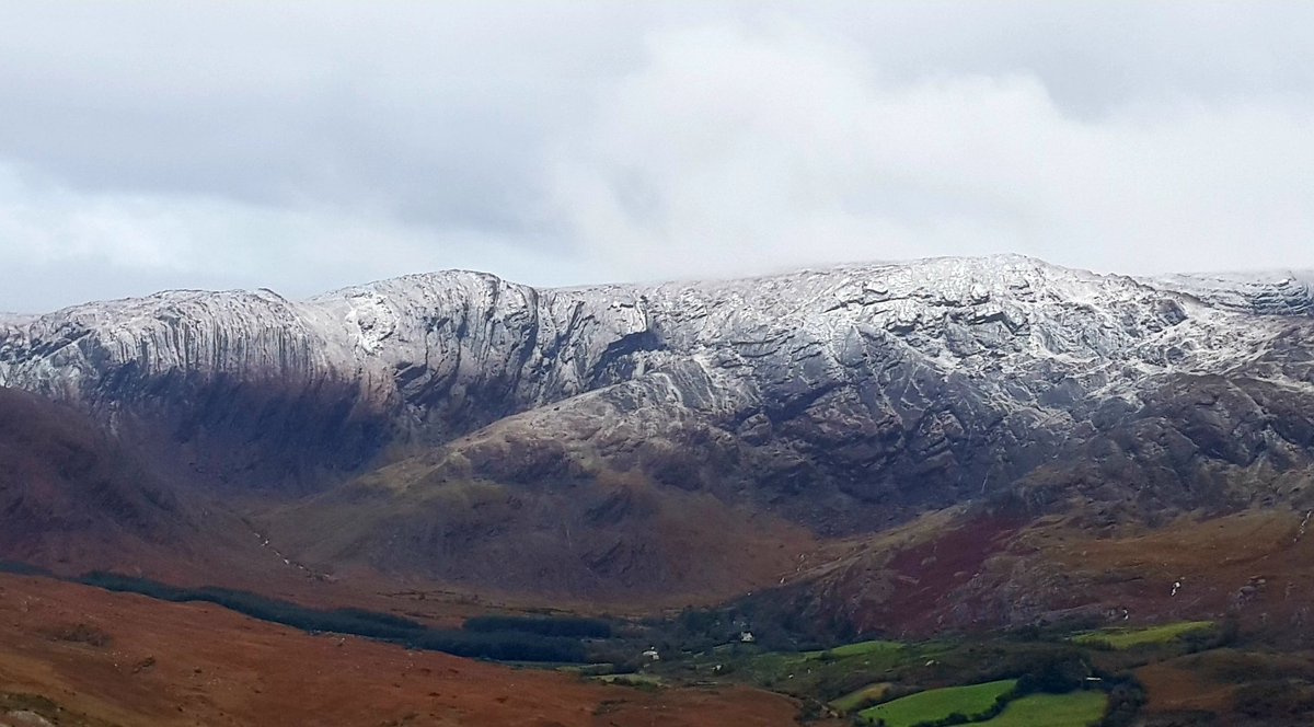 First dusting of snow this winter in Glengarriff #CahaMountains #November #snow #sneachta