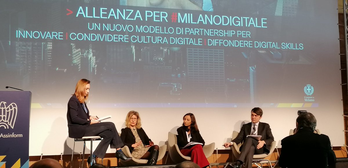 EmaTeruzzi's tweet photo. "La #PA italiana é indietro, il divario digitale evidenziato dal #Desi é drammatico. Il tema dei #DigitalEnabler è fondamentale per accelerare l'#innovazione come l'alleanza tra pubblico e privato" @robi_cocco @ComuneMI @Inno3news @Net_Cube #digitalexcrescere @anitecassinform https://t.co/MXcQZYa1XN