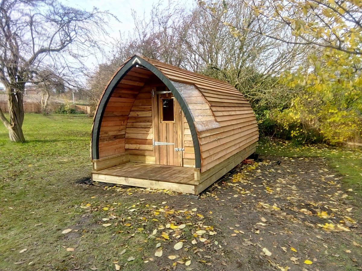 AlfrescoArch's tweet photo. One very happy customer in west Yorkshire can now enjoy her garden, whatever the weather throws at her. 
👌
 #Yorkshire  #garden #gardening #landscapearchitecture https://t.co/teN3DXimnv