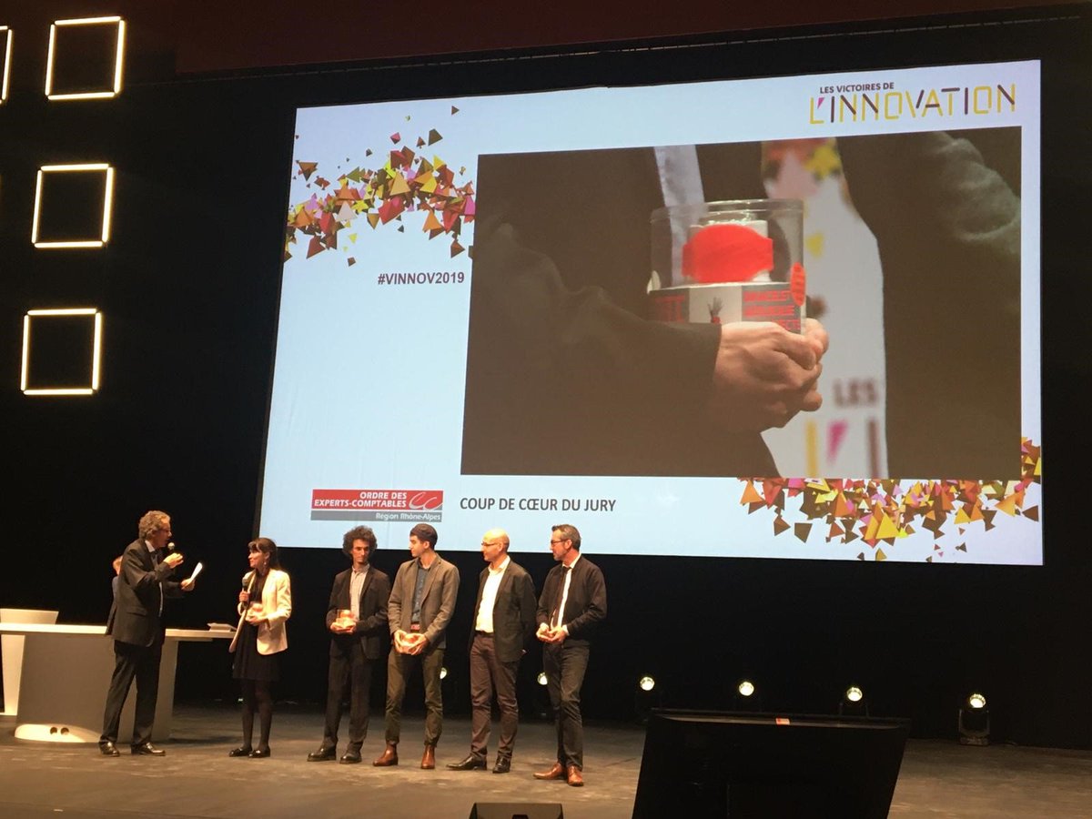 Fier d'avoir remis hier le coup de cœur du jury des Victoires de l'innovation 2019 🚀 à la société ido-data, créatrice d'un bracelet de géolocalisation pour sauver des vies ! Félicitations à toute l'équipe ! 👉 Découvrez leur innovation : ido-data.fr