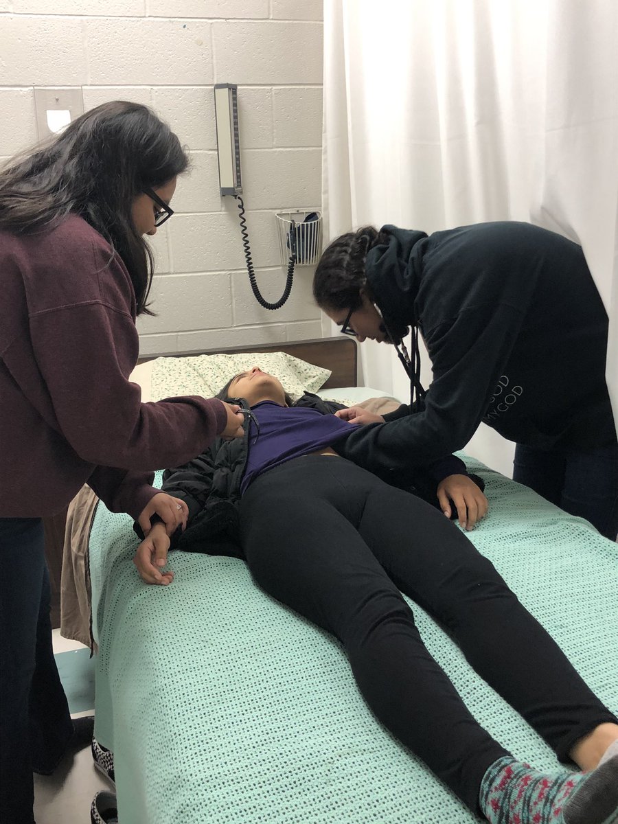 HOSANERD's tweet photo. Rowe Med Asst class practicing pulse deficit measurements #HealthcareProfeasionalsInTheMaking @RoweCTE @McAllenISDCTE @Rowe006 https://t.co/UKkeVfiyoq