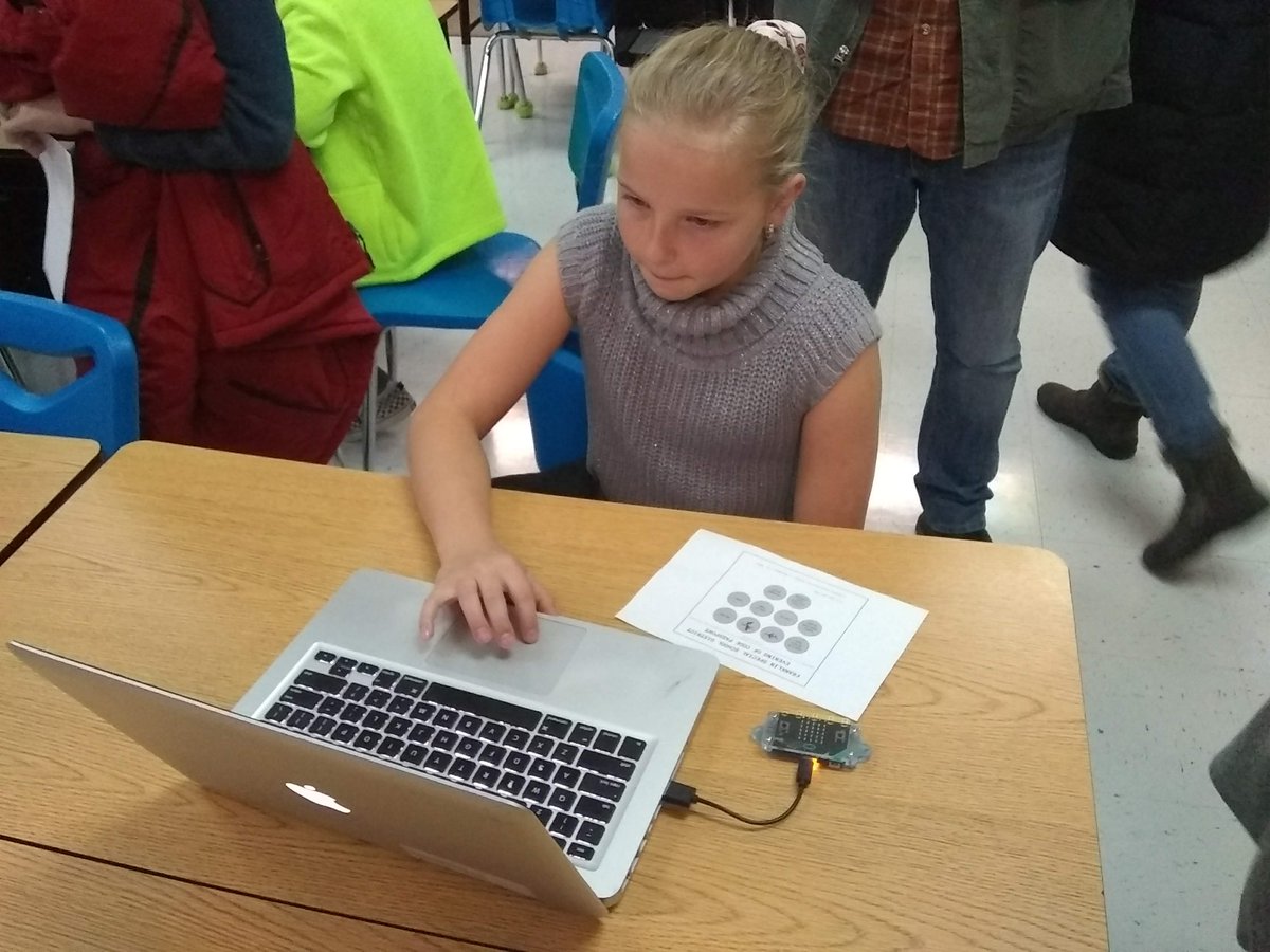fssdfismedia's tweet photo. @makeymakey, @codeorg, @hourofcode, @PlayOsmo, @SnapCircuits, @microbit_edu, @WonderWorkshop, and @codeorg Unplugged lesson! Thank you for coming out to experience computational thinking with your child! #teachcode #learncode #CS4TN #codeineveryclass https://t.co/xSWzbWvaUe