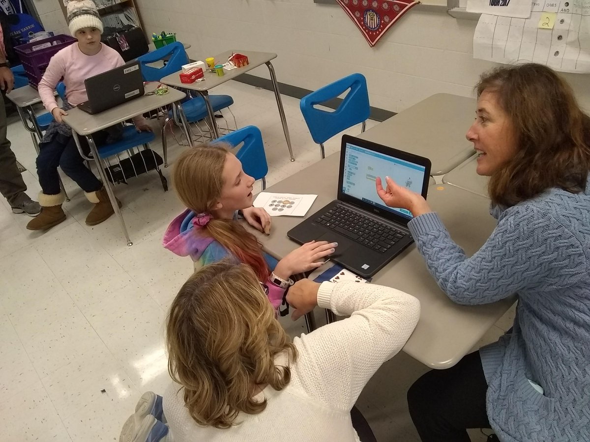 fssdfismedia's tweet photo. @makeymakey, @codeorg, @hourofcode, @PlayOsmo, @SnapCircuits, @microbit_edu, @WonderWorkshop, and @codeorg Unplugged lesson! Thank you for coming out to experience computational thinking with your child! #teachcode #learncode #CS4TN #codeineveryclass https://t.co/xSWzbWvaUe